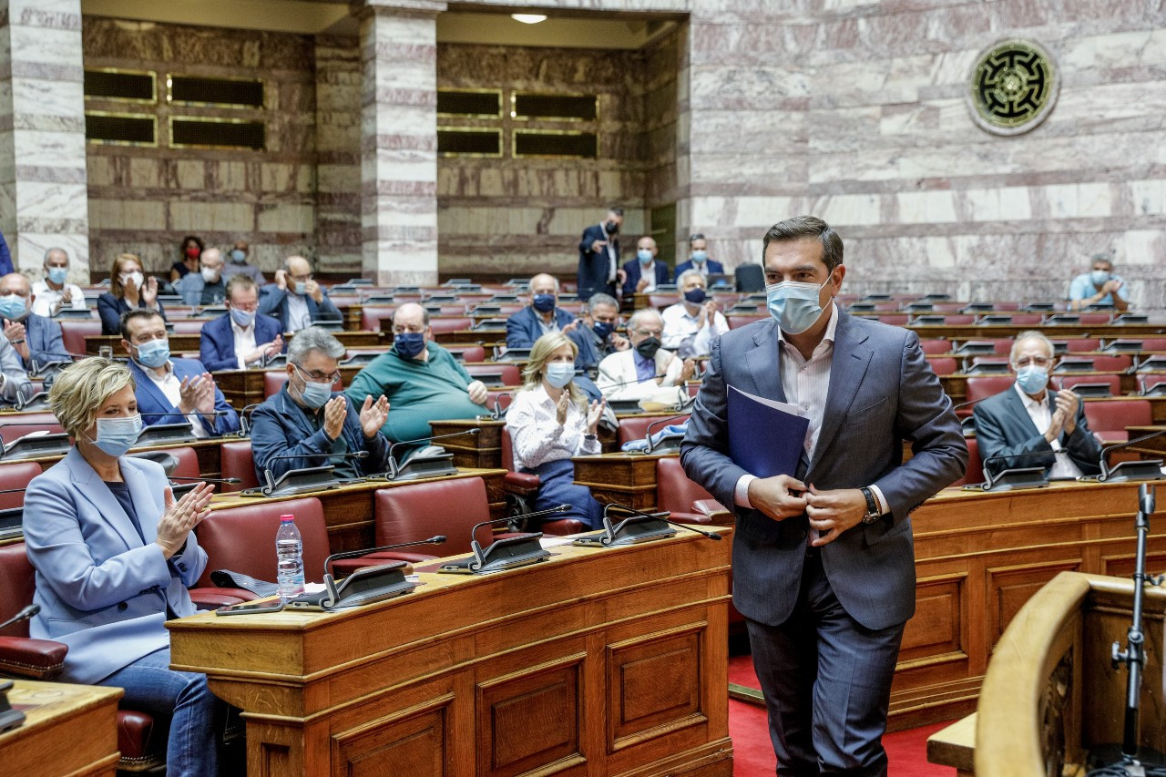 Ερώτηση ΣΥΡΙΖΑ για τις «VIP» ΜΕΘ – 31 βουλευτές χωρίς υπογραφή Ξανθού
