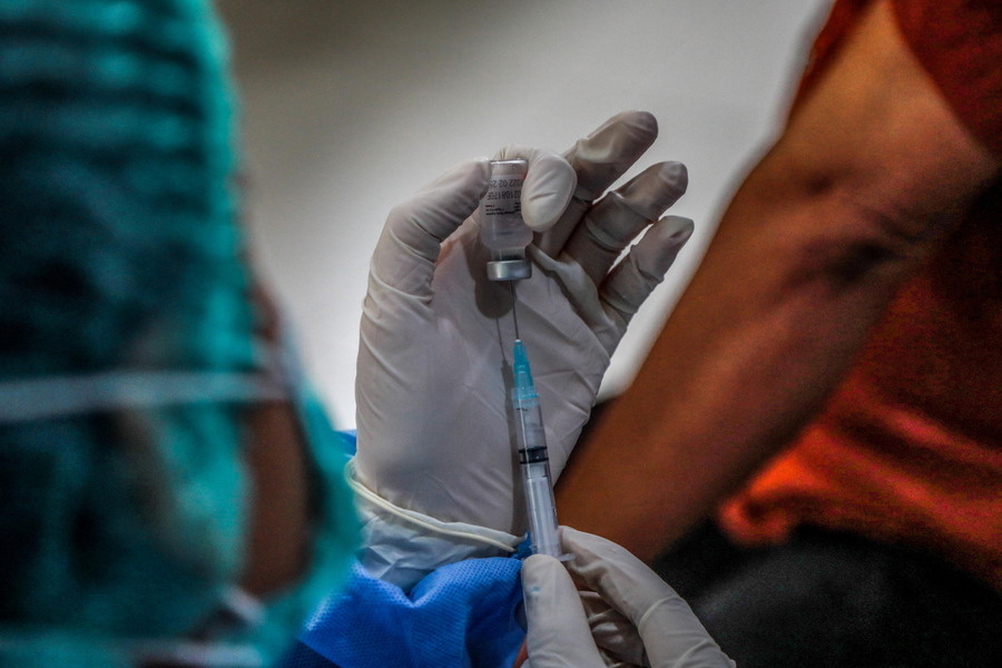 Παγκόσμιος Οργανισμός Υγείας: Μειωμένη η αποτελεσματικότητα των εμβολίων έναντι της Όμικρον