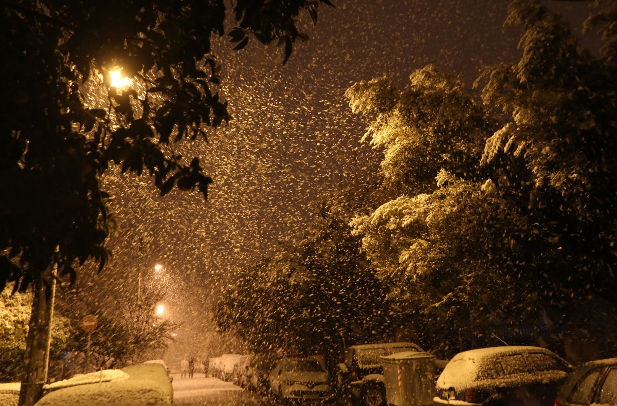 Χιόνια ακόμη και στα πεδινά και δριμύ ψύχος το Σάββατο