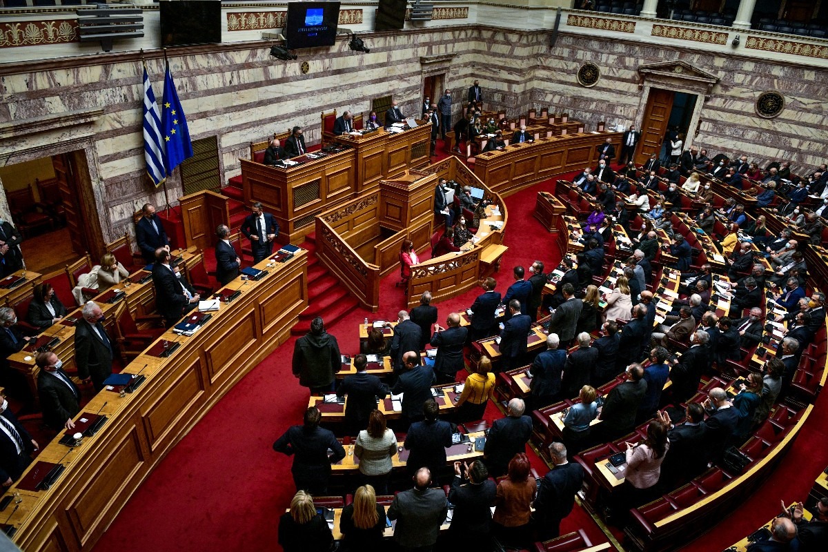 Συμπεράσματα από τη σύγκρουση Μητσοτάκη-Τσίπρα στη Βουλή