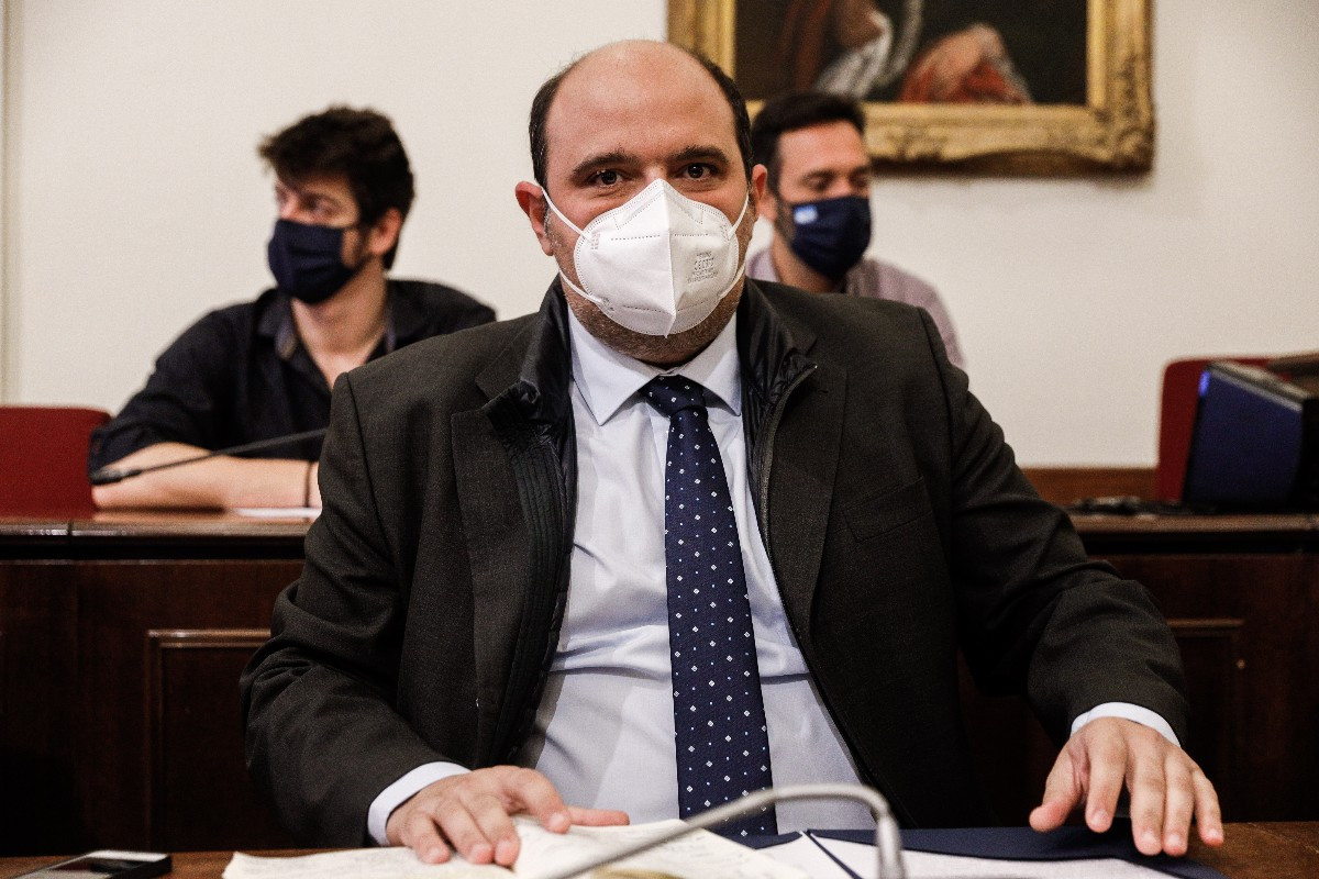 Χρήστος Τριαντόπουλος: Τροχαίο ατύχημα για τον υφυπουργό στον Βόλο