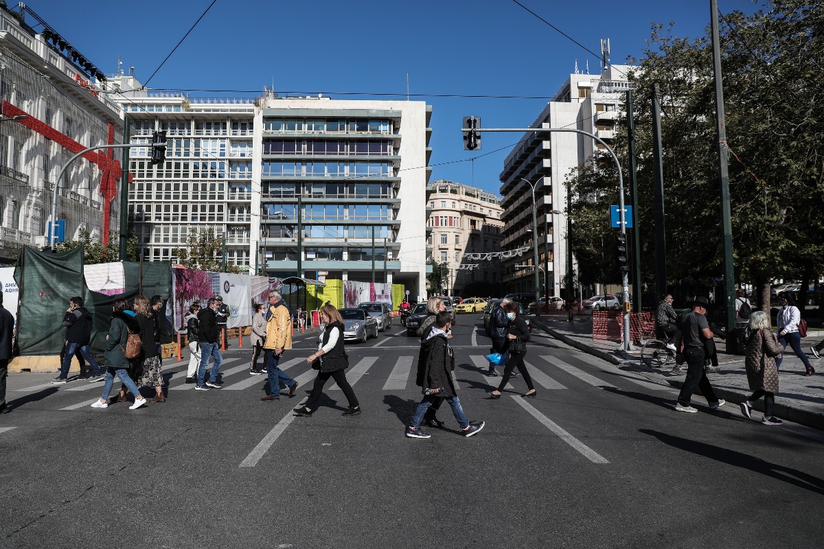 Κορονοϊός: Νέες οδηγίες για εμβολιασμένους αν έρθουν σε επαφή με κρούσμα