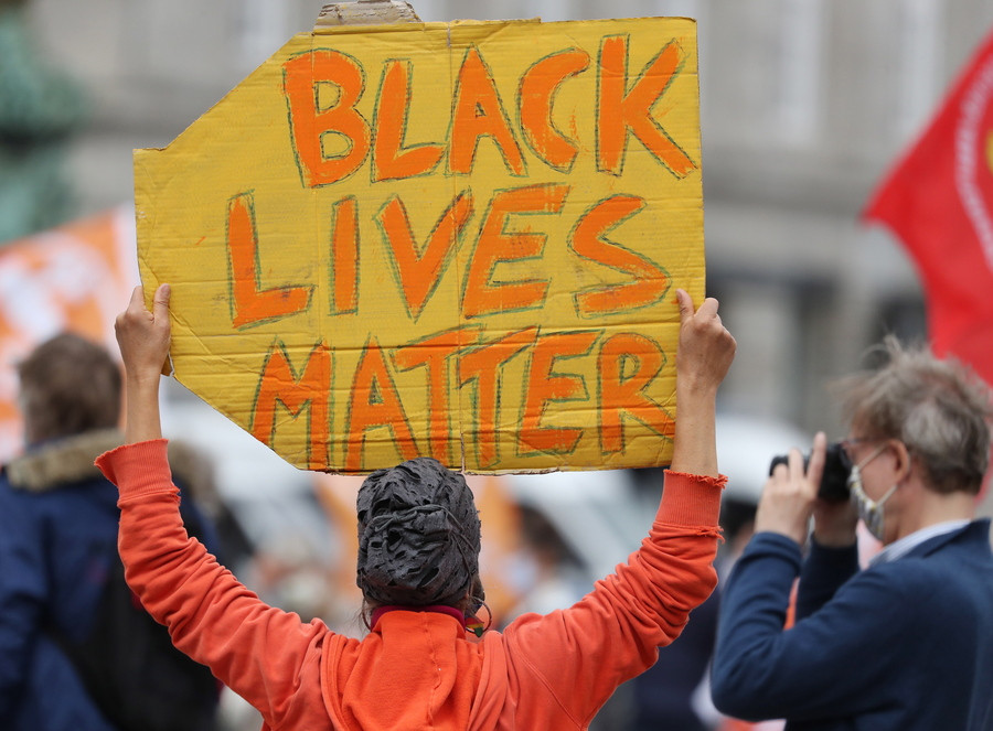 Μαύρος άνδρας νεκρός από αστυνομικά πυρά και πάλι στη Μινεάπολη [Βίντεο]
