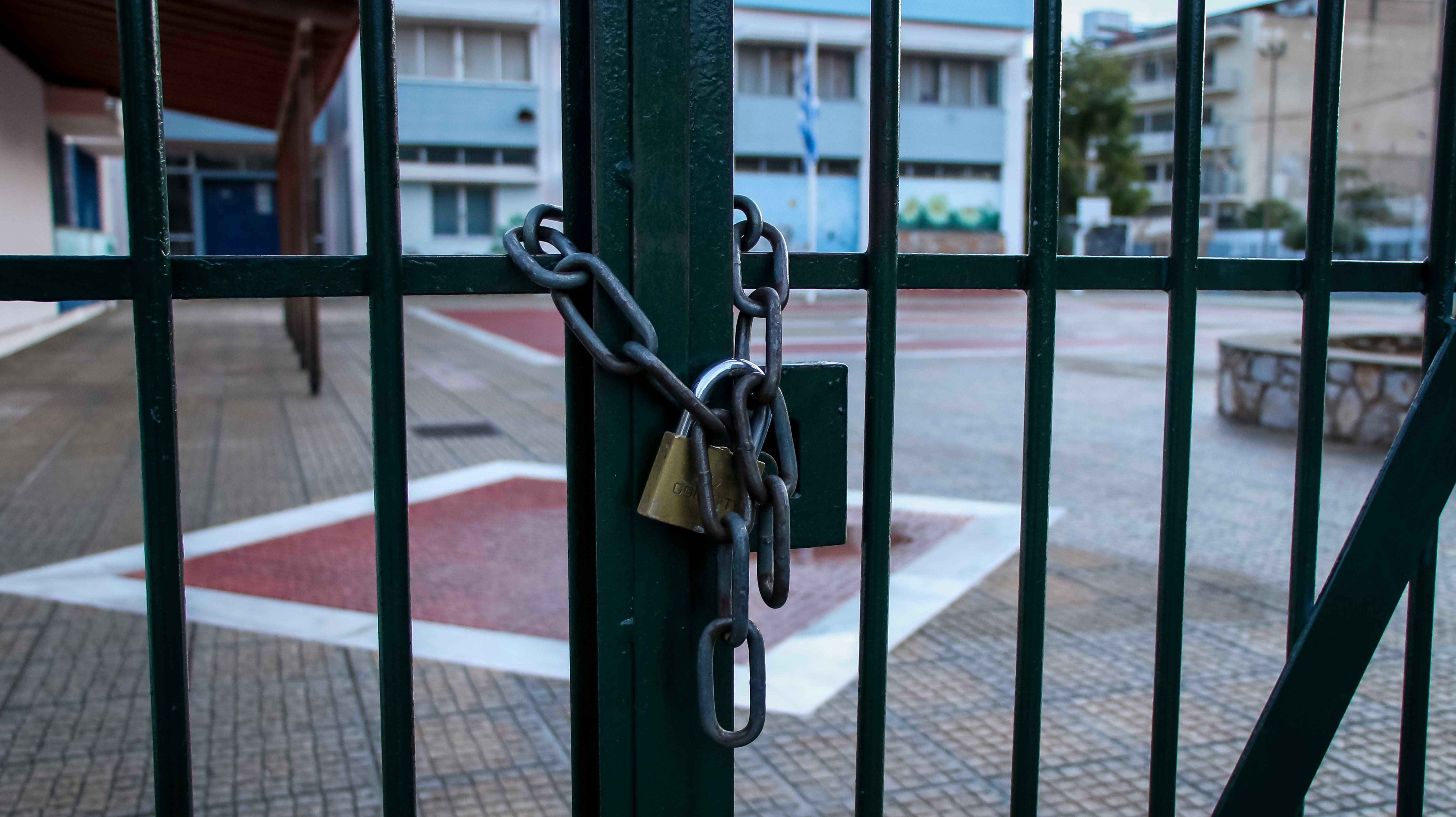 Ν.Καπραβέλος: «Να παραταθεί το άνοιγμα των σχολείων – Στο τραπέζι και το lockdown»
