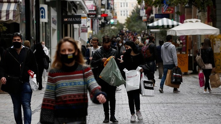 Μετάλλαξη «Όμικρον»: Αύξηση των ημερήσιων κρουσμάτων κατά 270% παγκοσμίως έφερε η νέα μετάλλαξη