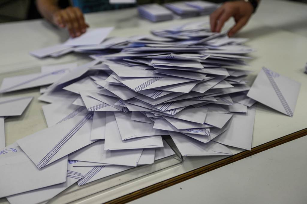 Στο Μαξίμου βλέπουν το «τέλος της πανδημίας» και σχεδιάζουν εκλογές