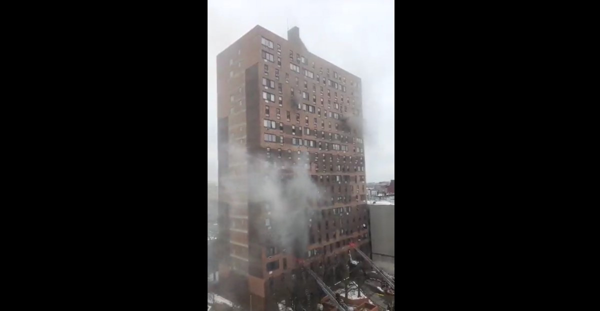 ΗΠΑ: Δεκάδες νεκροί και τραυματίες από πυρκαγιά που ξέσπασε σε πολυώροφο κτήριο στο Μπρονξ