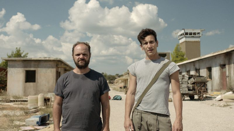 Οι ταινίες της ημέρας: «Χόμπιτ: Η Μάχη των Πέντε Στρατών», Ταραντίνο και μια ελληνική κωμωδία δρόμου