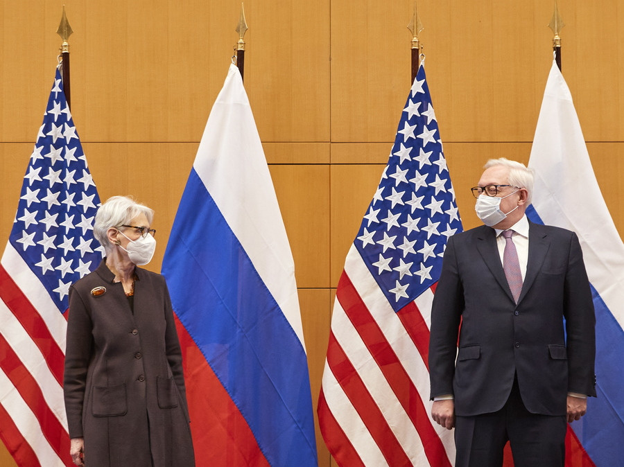 Ξεκίνησαν οι αμερικανο-ρωσικές συνομιλίες στη Γενεύη για Ουκρανικό και ΝΑΤΟ