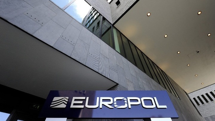 Η Europol κατέχει στοιχεία εκατοντάδων χιλιάδων πολιτών παράτυπα – Ποια θα πρέπει να σβηστούν