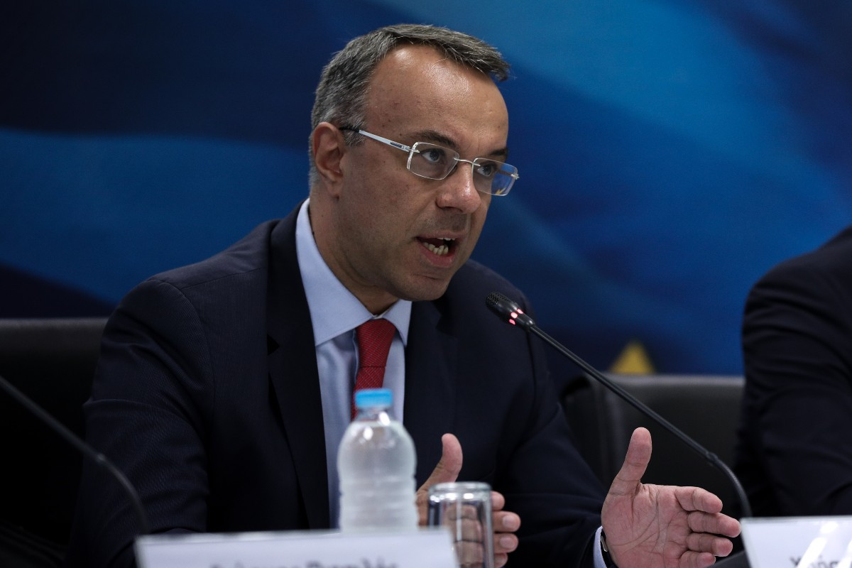Σταϊκούρας ακυρώνει Γεωργιάδη: «Δεν υφίσταται οποιοδήποτε ενδεχόμενο μείωσης του ΦΠΑ»