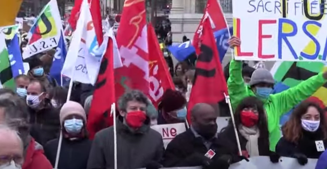 Γαλλία: Απεργία εκπαιδευτικών για επέλαση της πανδημίας στα σχολεία – Χιλιάδες κλειστές τάξεις από κρούσματα