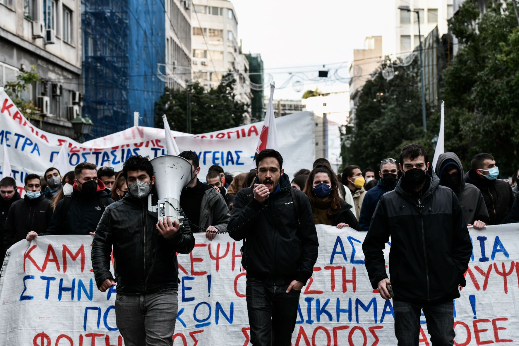 Τεταμένο το κλίμα στην ΑΣΟΕΕ: Πορεία φοιτητικών συλλόγων και ποινική δίωξη στους έξι συλληφθέντες