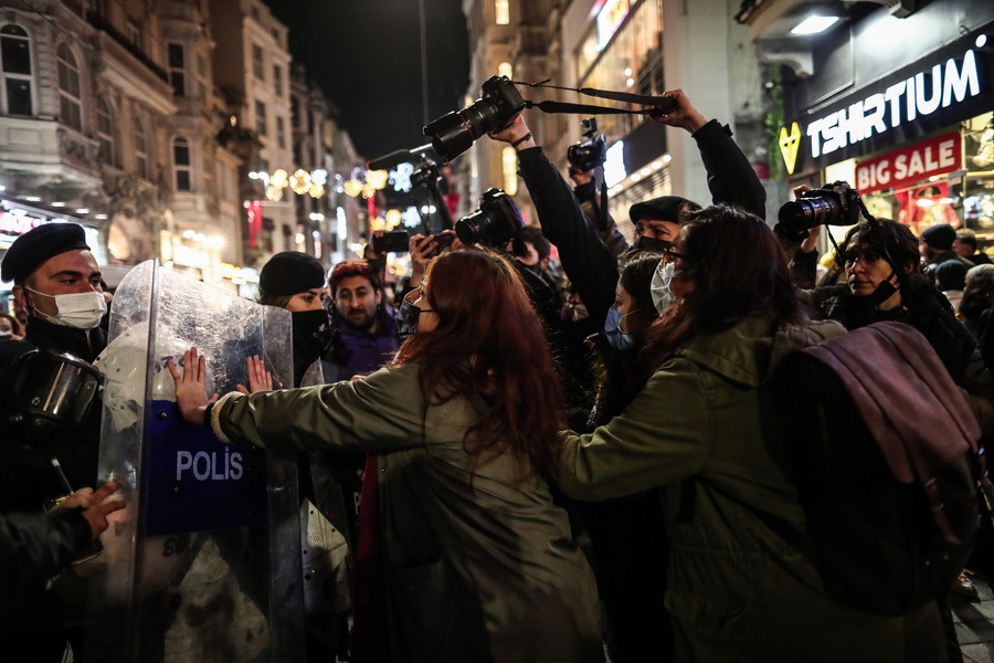 Δύο τραγικοί θάνατοι με πολιτικές διαστάσεις στην Τουρκία