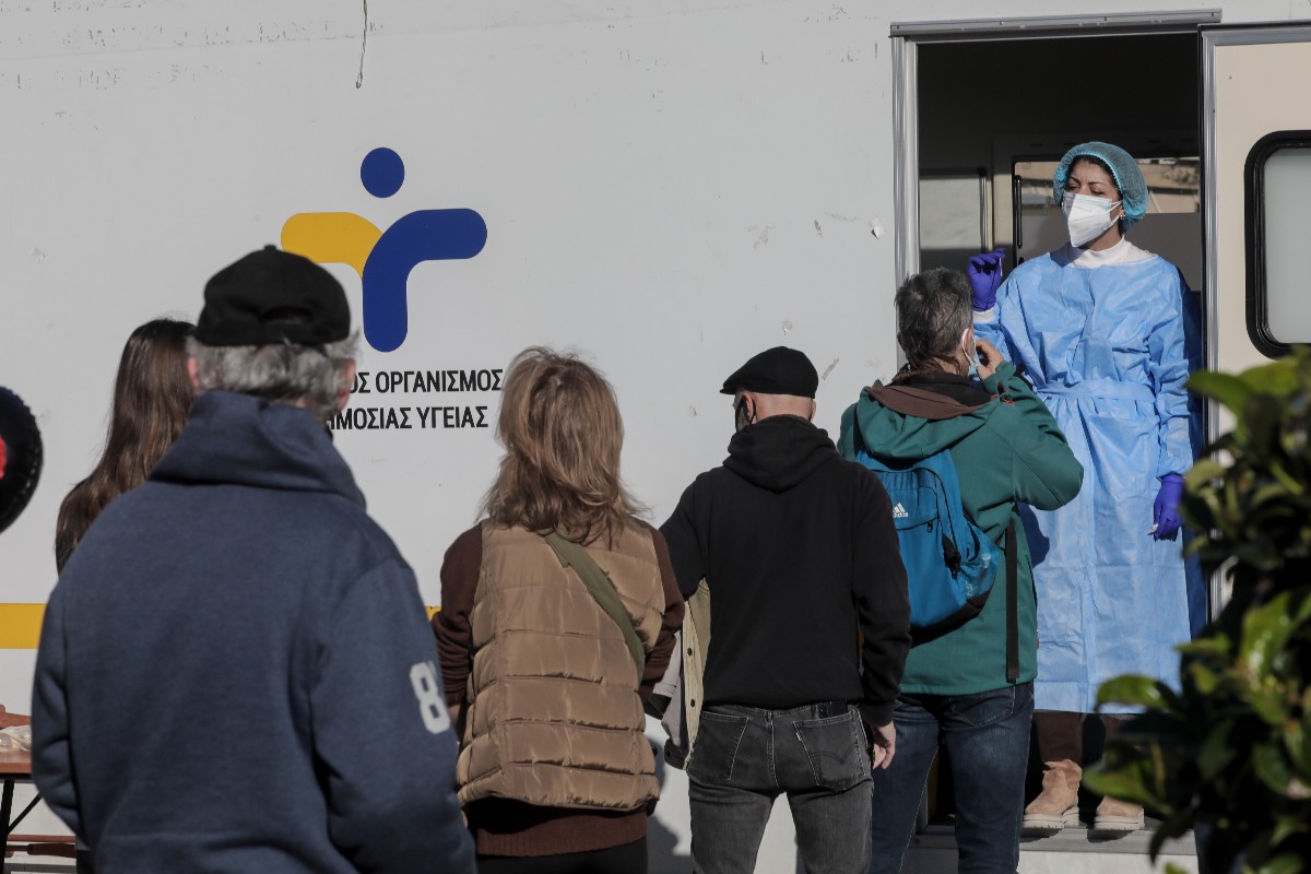 Κορονοϊός: 17.447 νέα κρούσματα, 79 θάνατοι, 686 διασωληνωμένοι