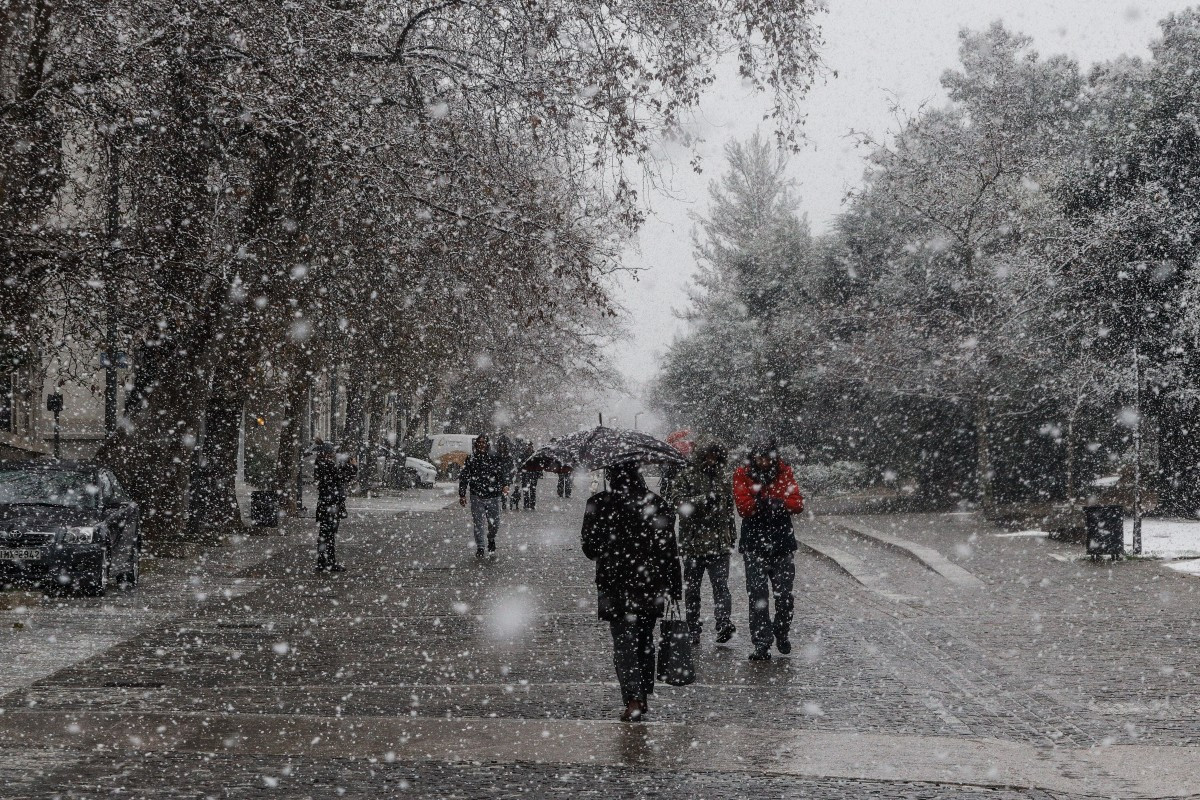 Κακοκαιρία «Ελπίδα»: Έκλεισαν οι δημόσιες υπηρεσίες λόγω της χιονόπτωσης