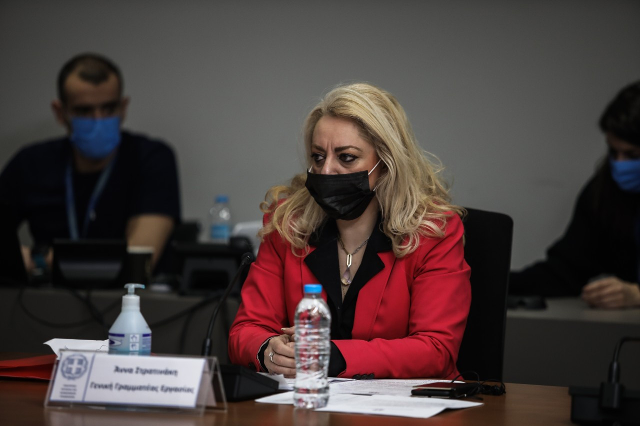 Οδηγίες από συνεργάτη της Α. Στρατινάκη σε Φουρθιώτη για θέματα της εκπομπής