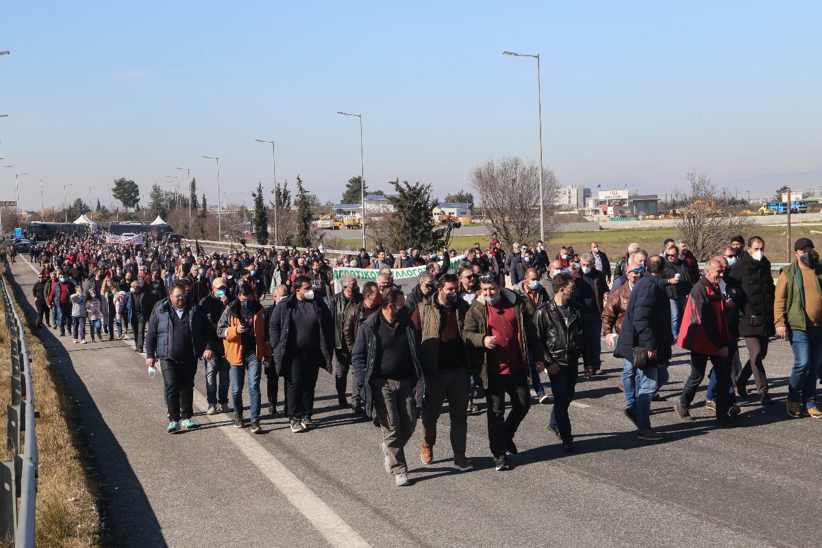 Κινητοποιήσεις αγροτών: Μπλόκα σε Θεσσαλία, Αργολίδα και Αιτωλοακαρνανία