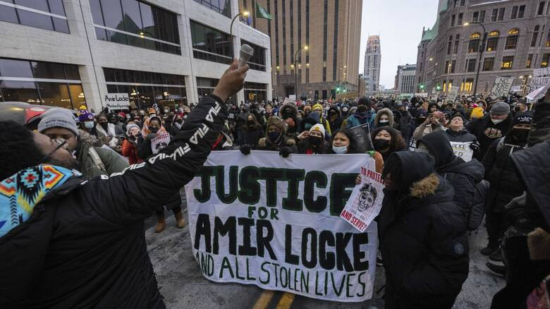 ΗΠΑ: Εκατοντάδες διαδηλωτές στους δρόμους μετά τον θάνατο νεαρού Αφροαμερικανού σε έφοδο της αστυνομίας