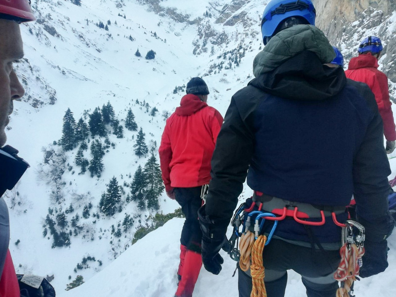 Καλάβρυτα: Ανασύρθηκαν οι νεκροί ορειβάτες – Σε αναμονή της ιατροδικαστικής έρευνας