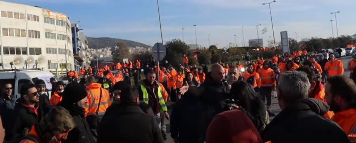 24ωρη απεργία στην COSCO – Ισχυρές αστυνομικές δυνάμεις στο λιμάνι του Πειραιά