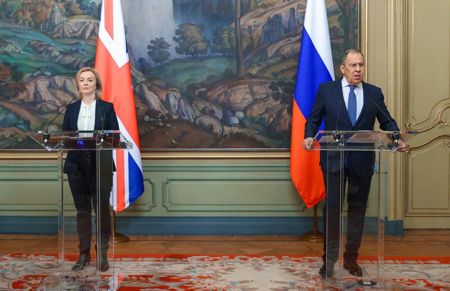 Γκάφα της Βρετανίδας υπουργού Εξωτερικών: Δεν αναγνώρισε στην Μόσχα κυριαρχία… σε ρωσικά εδάφη