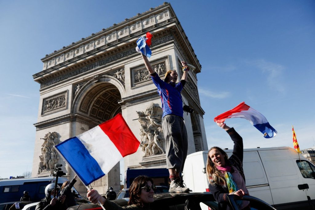 Γαλλία: Σχεδόν 100 προσαγωγές στην κινητοποίηση του «Κομβόι της Ελευθερίας»