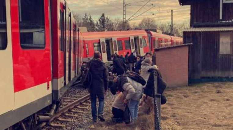 Ένας νεκρός και πολλοί τραυματίες από σύγκρουση τρένων στο Μόναχο