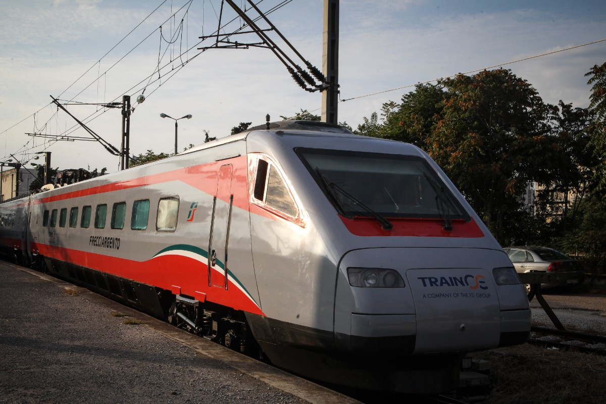Επικίνδυνα και με πλήθος προβλημάτων τα ιταλικά τρένα που προμηθεύτηκε η ΤΡΑΙΝΟΣΕ με διθυράμβους