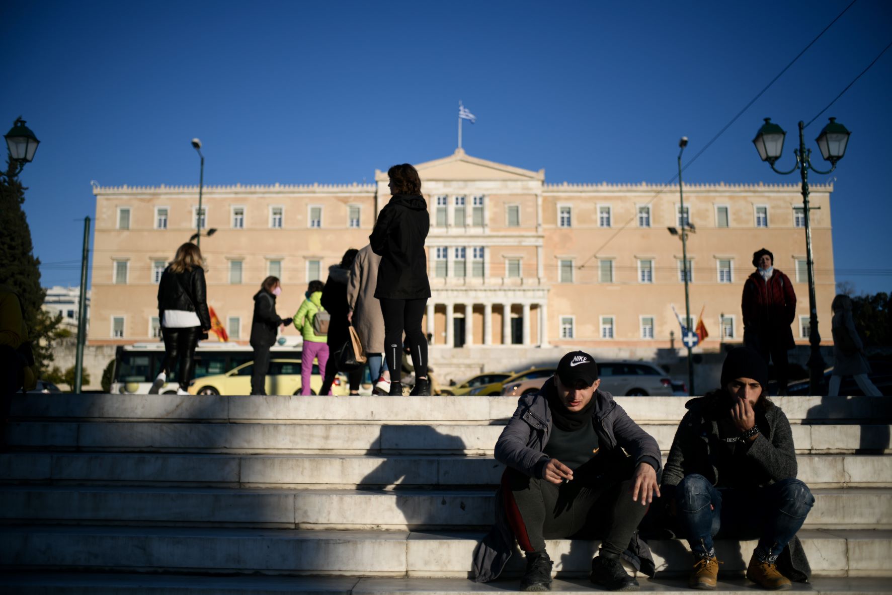 Το σοκ της ακρίβειας φέρνει πολιτικό σοκ στο Μαξίμου