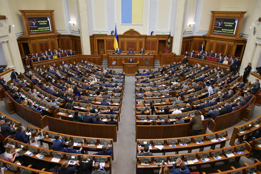 Εισβολή στην Ουκρανία: Ουκρανοί βουλευτές καλούν τον Ζελένσκι να αρχίσει διαπραγματεύσεις με τον Πούτιν