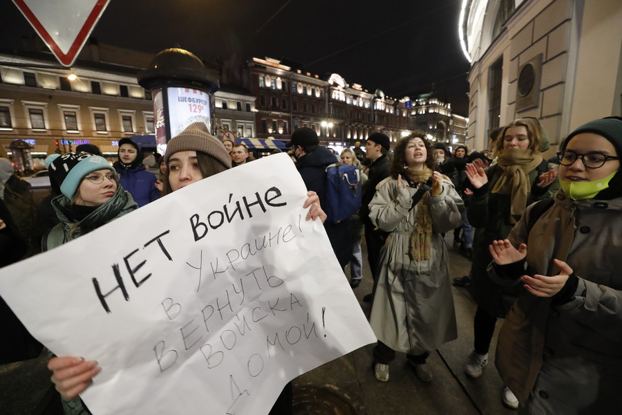 Εισβολή στην Ουκρανία: Αντιπολεμικές διαδηλώσεις σε όλη τη Ρωσία