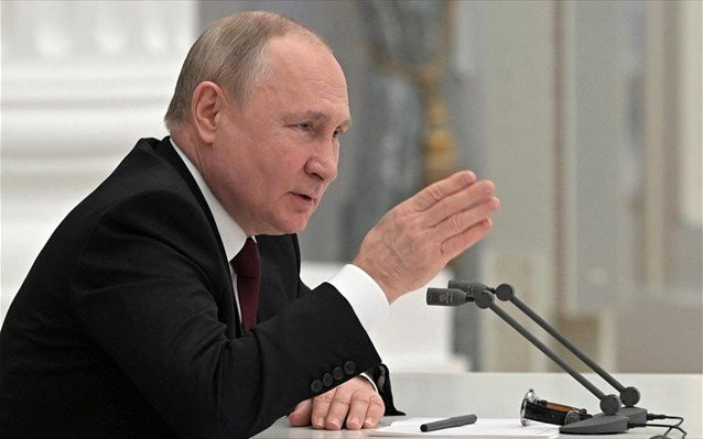 Η απάντηση Πούτιν στις οικονομικές κυρώσεις – Τι αναφέρει διάταγμα που υπέγραψε