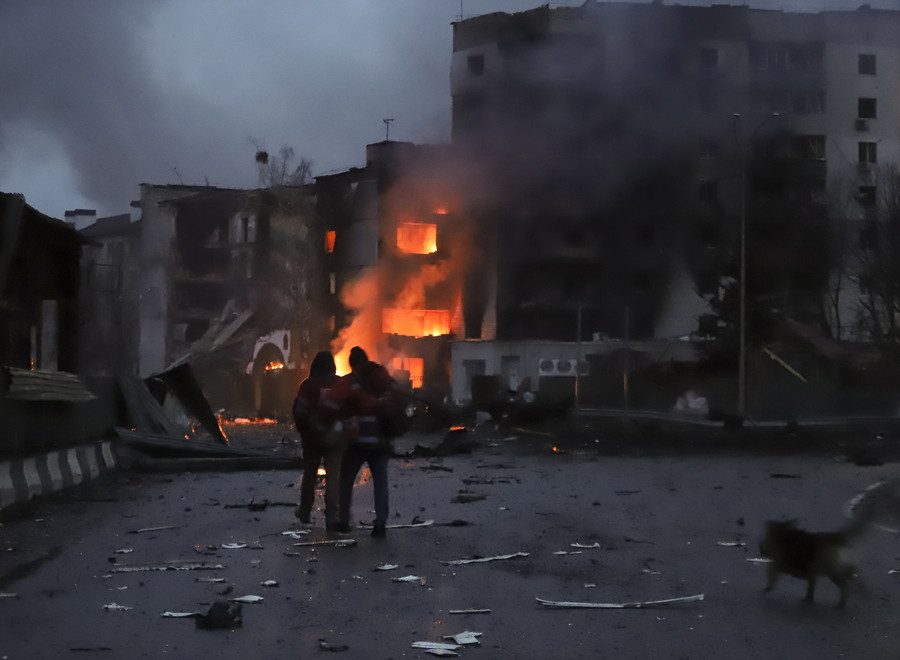 Πόλεμος στην Ουκρανία, Ημέρα 8η: Βομβαρδισμοί, καταλήψεις και διαπραγματεύσεις