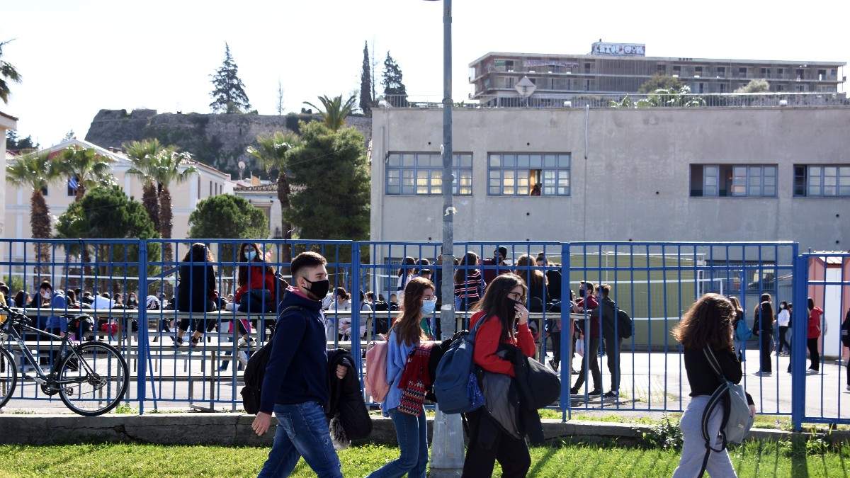 Έρχεται η κατάργηση της μάσκας στα σχολεία