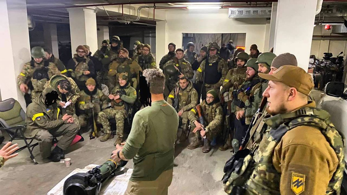 ΝΑΤΟϊκοί εκπαιδεύουν το τάγμα «Αζόφ» για τα νέα όπλα στην Ουκρανία;