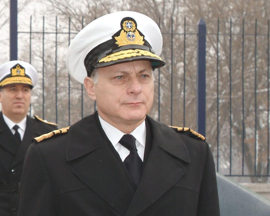 Πρώην αρχηγός του Ναυτικού για κυβέρνηση: «Η αποστολή στρατιωτικού υλικού…ήταν ανόητη απόφαση»