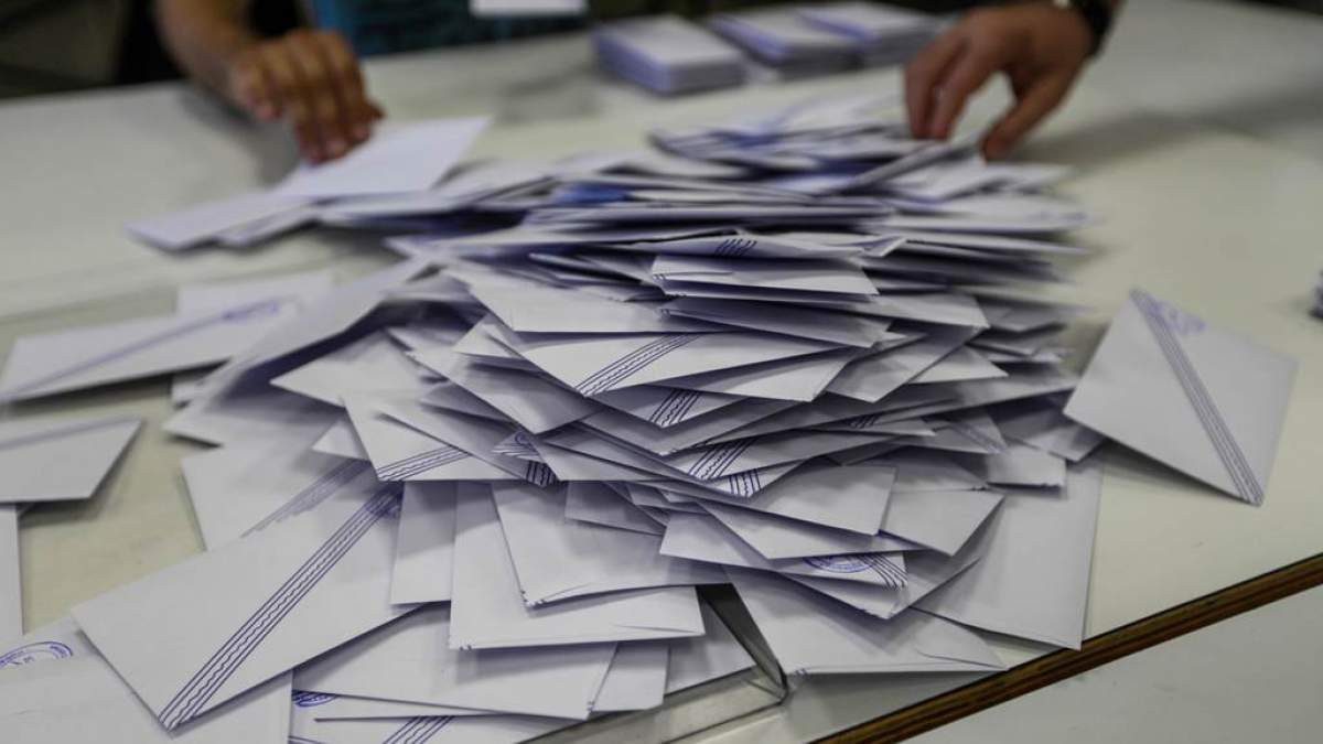 Τα «Νέα» προαναγγέλλουν αλλαγή του εκλογικού νόμου – Eξτρα μπόνους 10 εδρών στο πρώτο κόμμα σε βάρος του δεύτερου