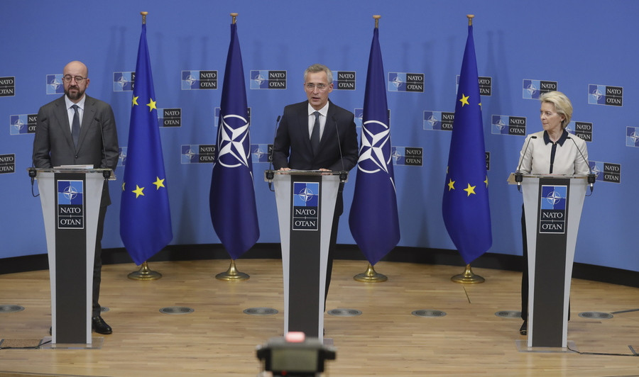 Το νέο αμυντικό δόγμα ΝΑΤΟ – ΕΕ – Τι περιλαμβάνει το κείμενο «Στρατηγική Πυξίδας»