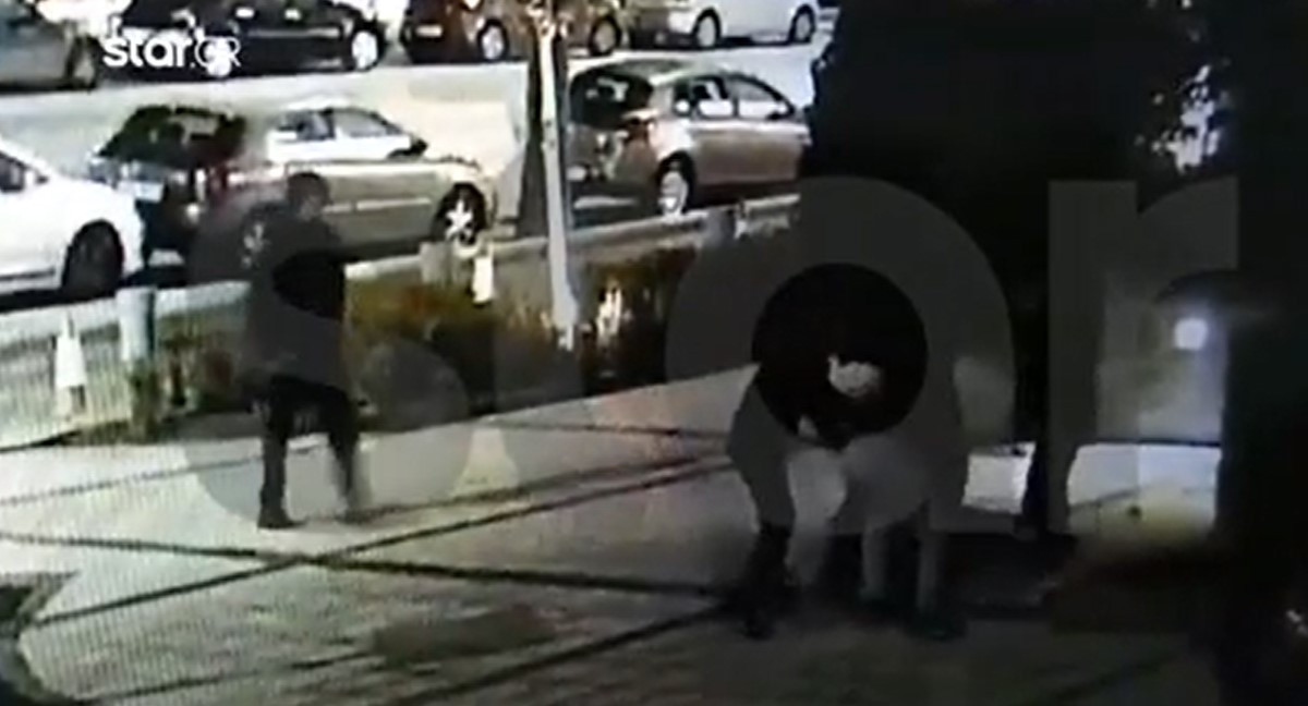 «Εσύ δεν είσαι το σκουλήκι που κάνεις τα γκράφιτι;» – Βίντεο με την επίθεση χούλιγκαν σε ανήλικο δύο μέρες πριν τη δολοφονία του Άλκη