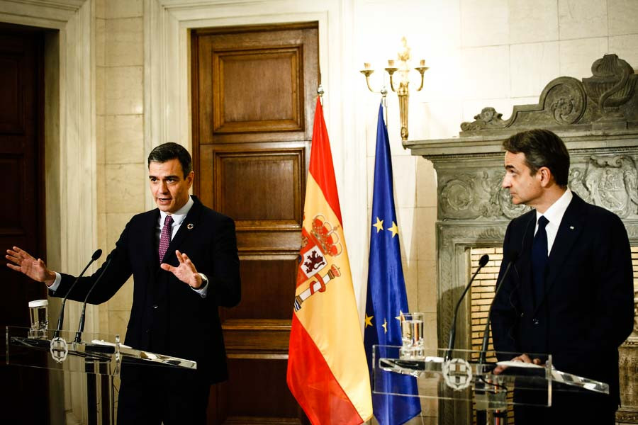 Το βέτο του Σάντσεθ και το «βέτο» Μητσοτάκη: Μέτρα 16 δισ. και νέες μειώσεις φόρων στην Ισπανία