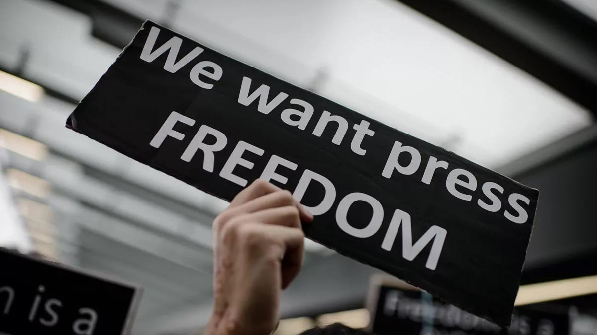 Διαδικτυακή Εκδήλωση από την Πτωτοβολία Greece for Assange: «Η Ελευθερία του Τύπου – Κίνδυνοι δημοκρατικής εκτροπής και δυνατότητες παρέμβασης στην εποχή μας»