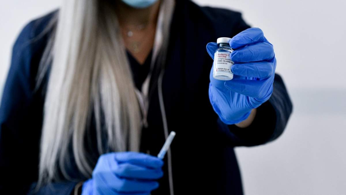 Moderna: Ανακαλεί πάνω από 750.000 δόσεις εμβολίων κατά του κορονοϊού