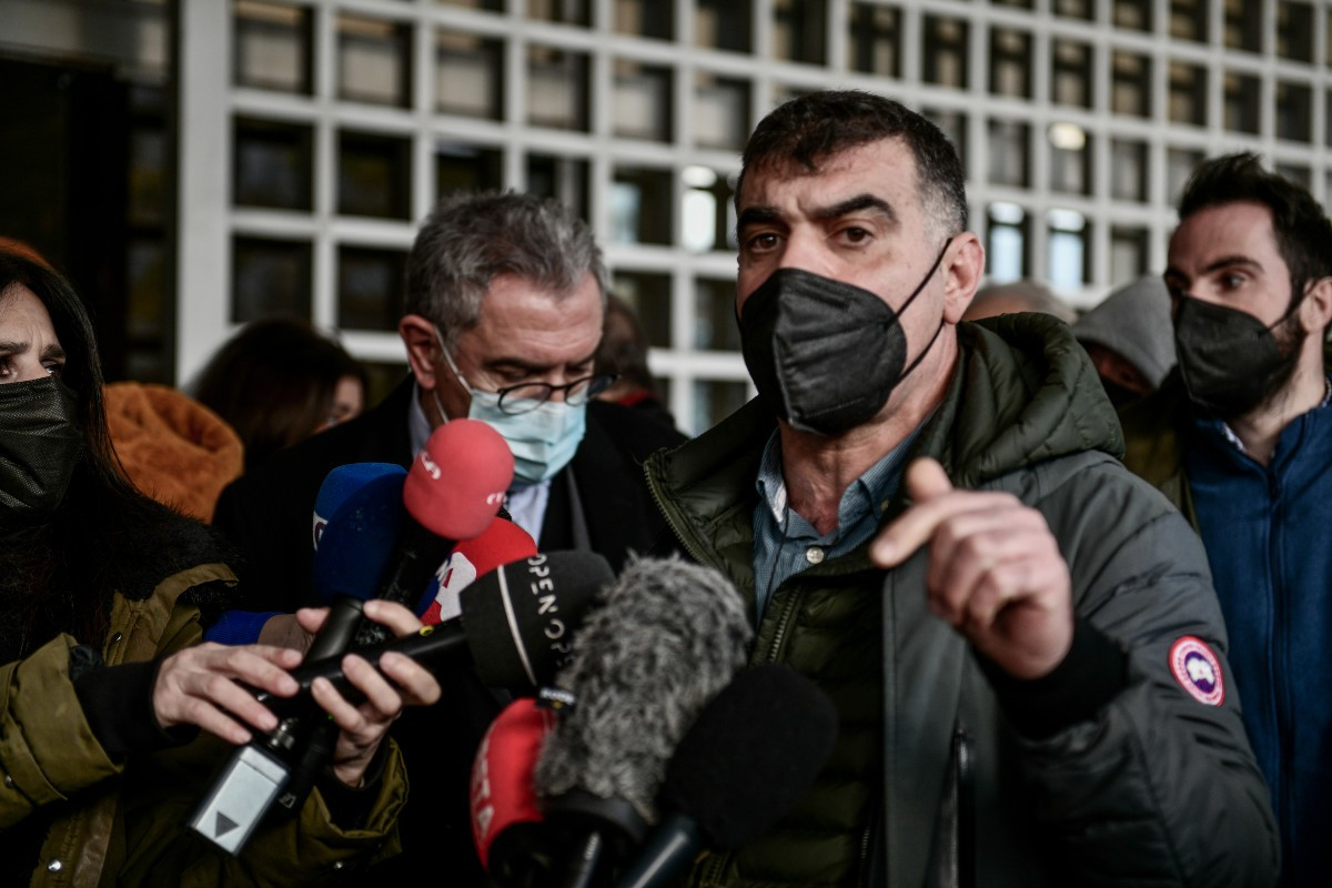 Η αντιπρόεδρος της Κομισιόν στέλνει μήνυμα στην κυβέρνηση Μητσοτάκη για τις διώξεις των δημοσιογράφων Βαξεβάνη – Παπαδάκου
