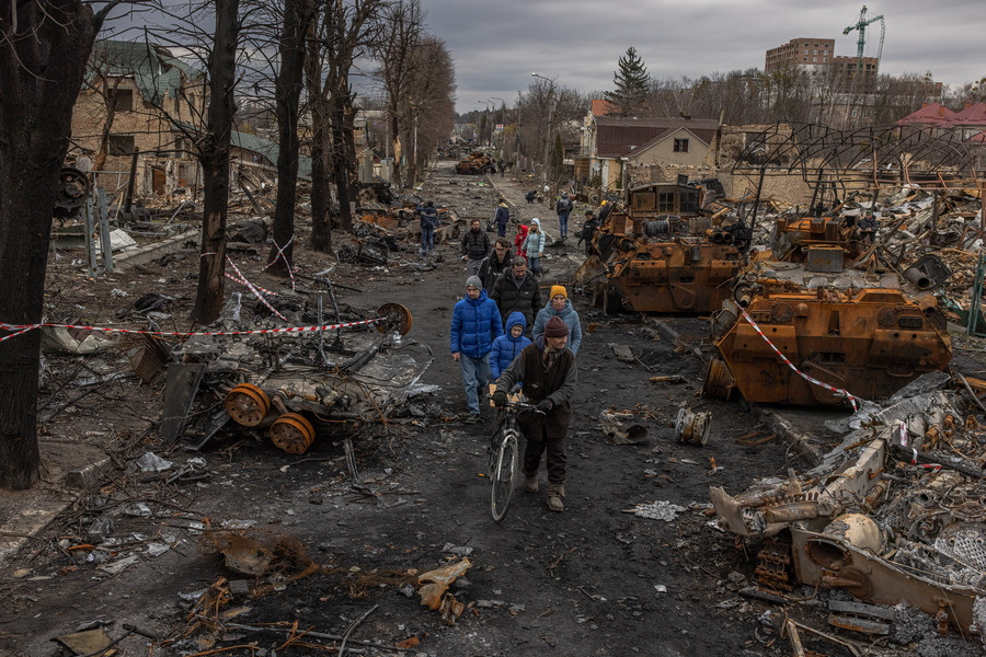 Σφαγές αμάχων σε Μακάριφ, Κραματόρσκ και Μπούτσα: Πρώτες αναφορές ΕΕ για εγκλήματα πολέμου στην Ουκρανία
