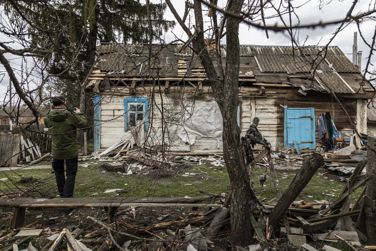 Απεσταλμένος του Tvxs.gr στην Ουκρανία: Για εβδομάδες χωρίς ρεύμα, στα ερείπια γύρω από το Κίεβο [Φωτογραφίες]