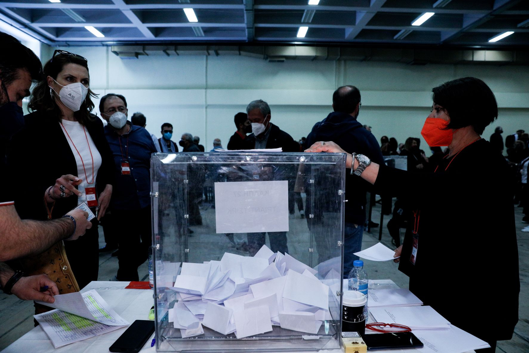 3ο Συνέδριο ΣΥΡΙΖΑ: Με 73,5% ψηφίστηκε η πρόταση Τσίπρα για εκλογή προέδρου και ΚΕ από τη βάση