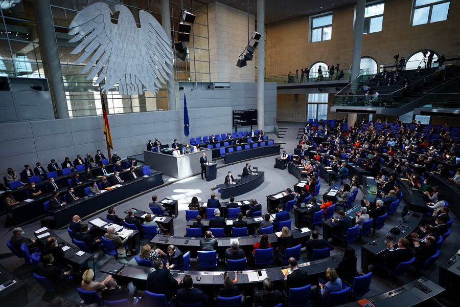 Η Γερμανία ανακαινίζει καταφύγια και ψάχνει για νέα