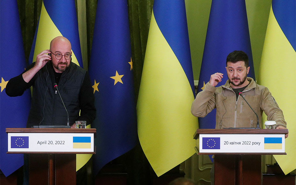 Ζελένσκι: Δεν έχουμε λάβει κανένα έγγραφο από το Κρεμλίνο