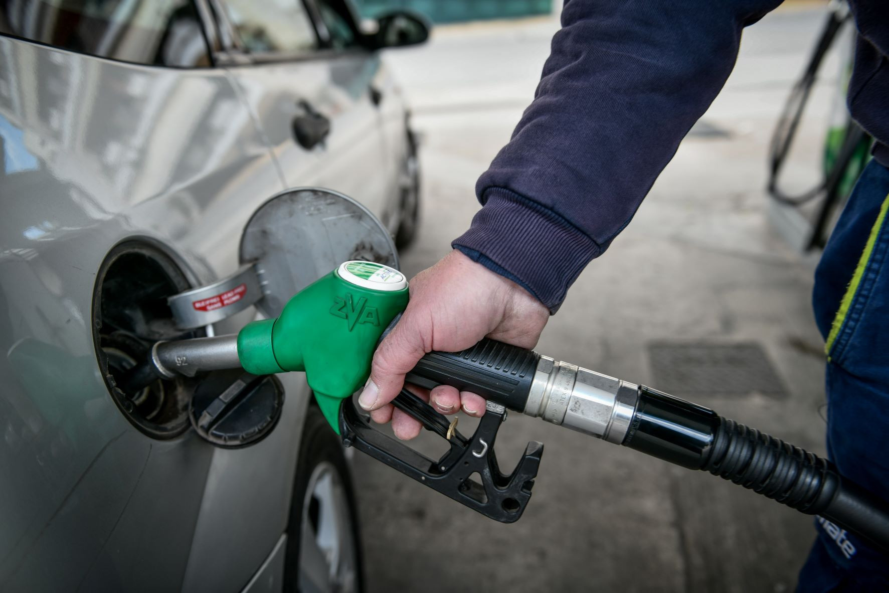 Άνοιξε η πλατφόρμα για το επίδομα βενζίνης – Δικαιούχοι και προϋποθέσεις